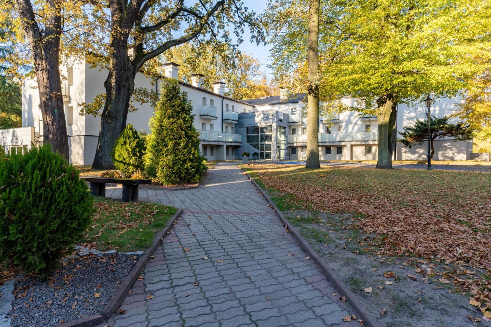 Hotel W Dobieszkowie Stryków Extérieur photo