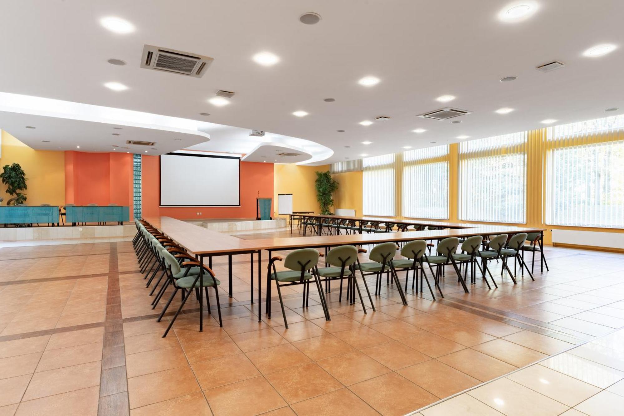 Hotel W Dobieszkowie Stryków Extérieur photo
