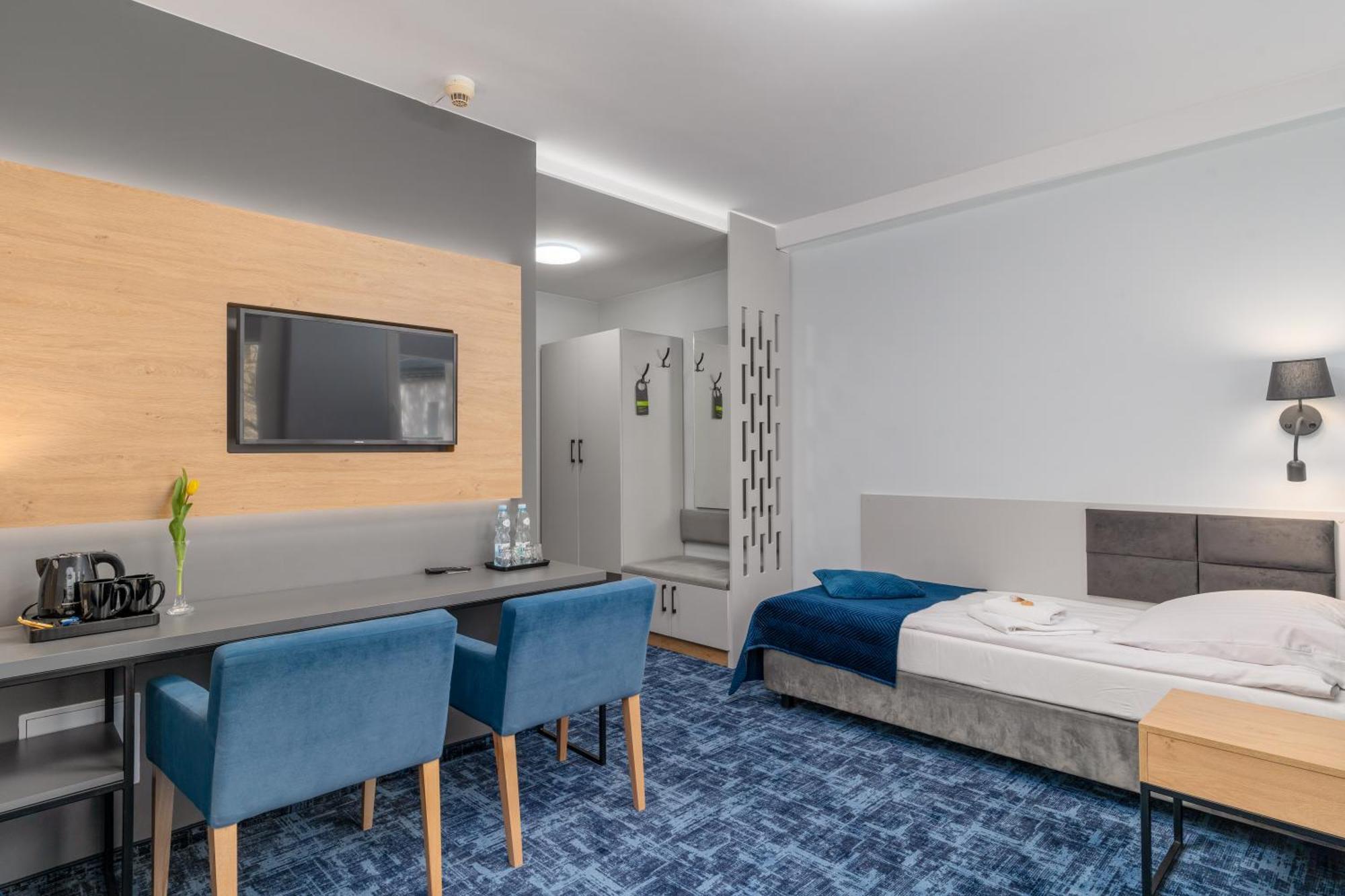Hotel W Dobieszkowie Stryków Extérieur photo