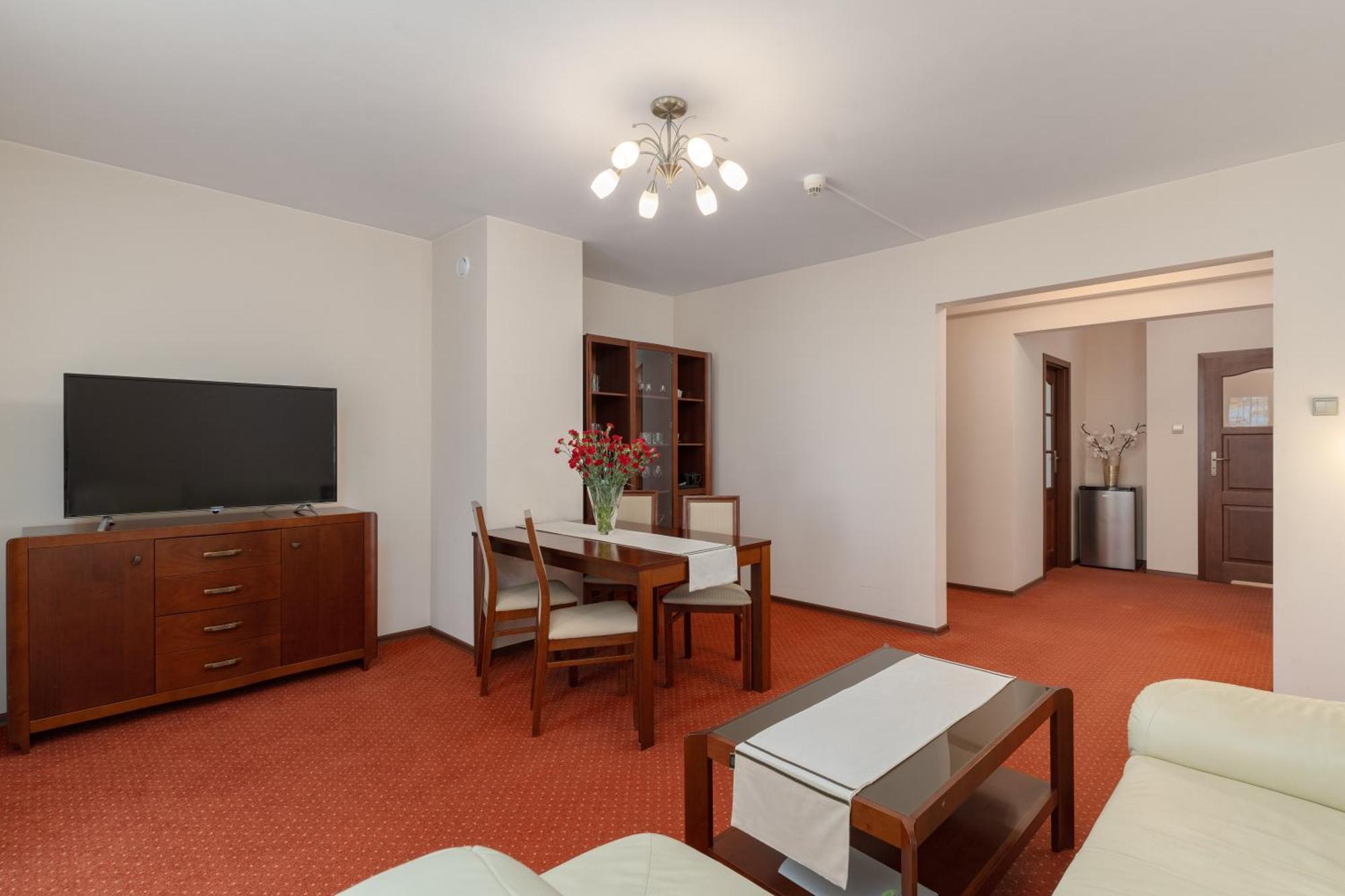 Hotel W Dobieszkowie Stryków Extérieur photo