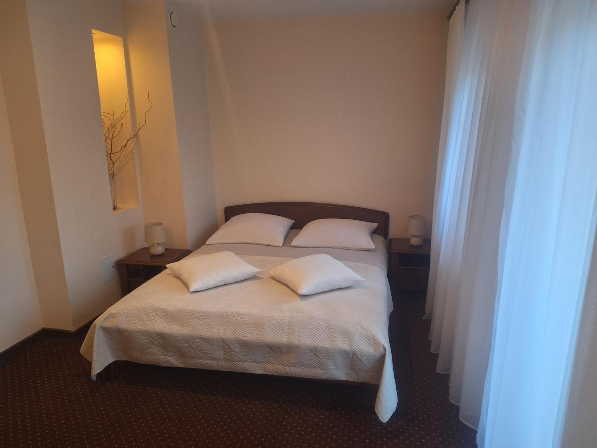 Hotel W Dobieszkowie Stryków Extérieur photo