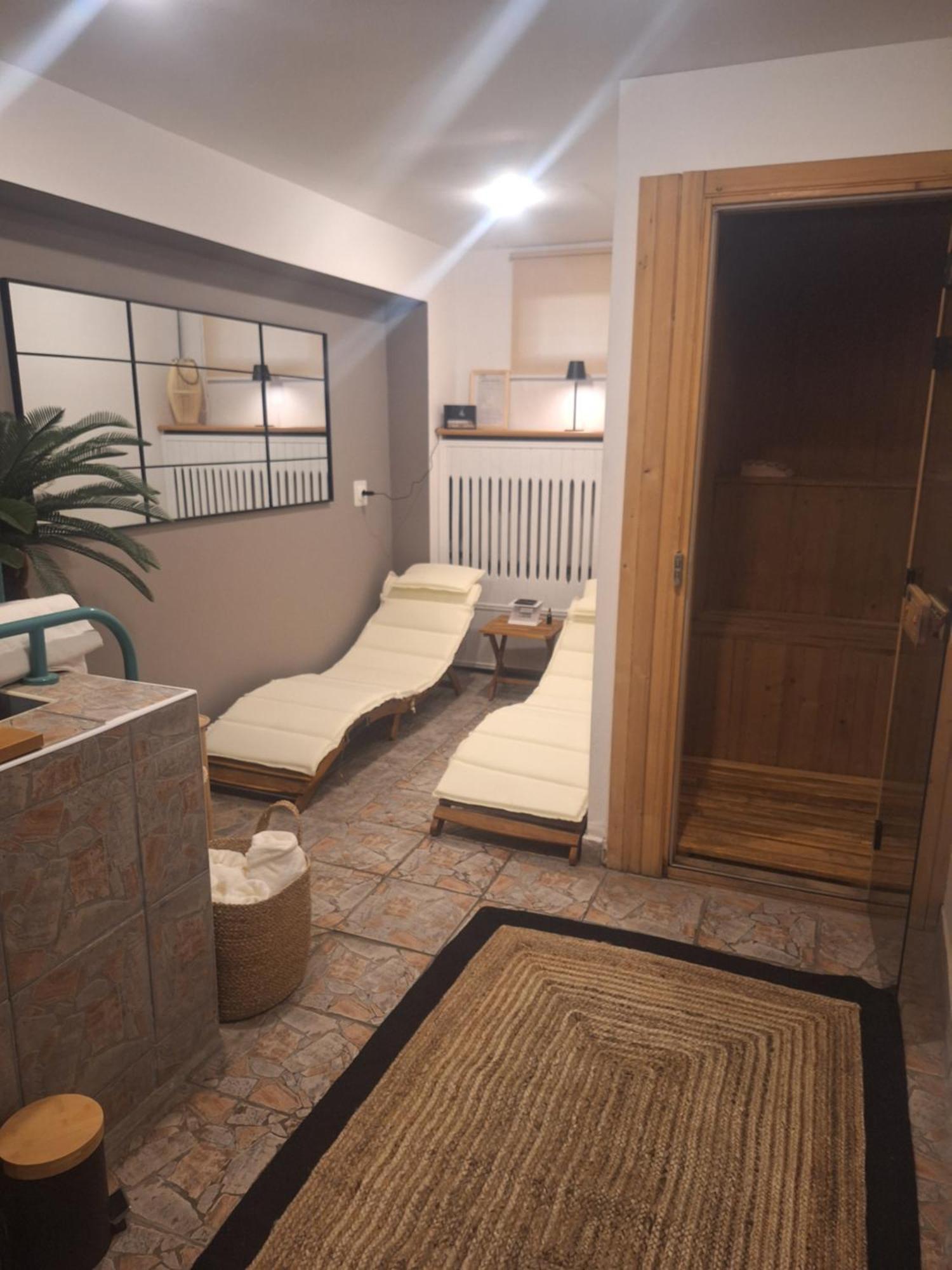 Hotel W Dobieszkowie Stryków Extérieur photo