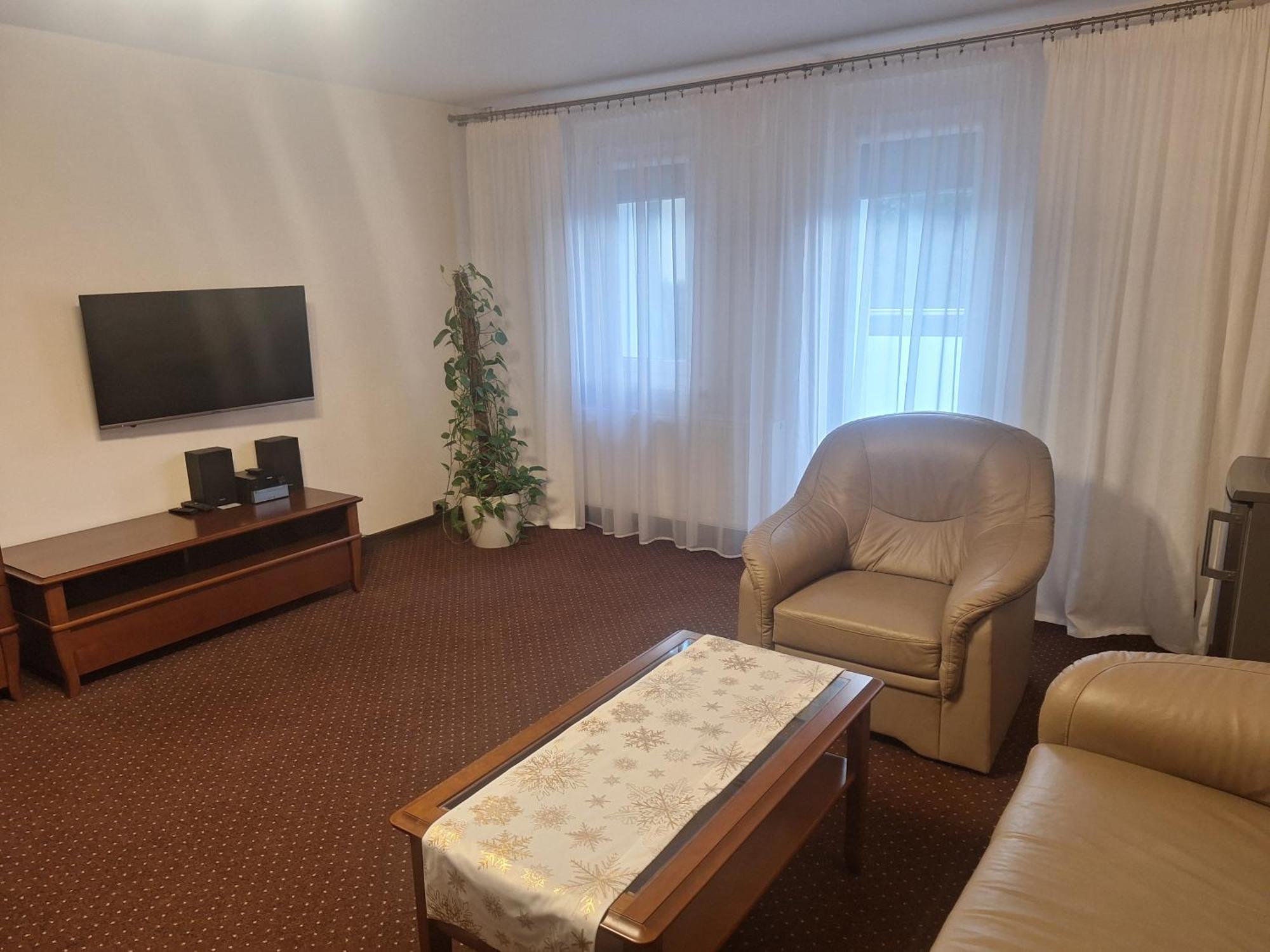 Hotel W Dobieszkowie Stryków Extérieur photo