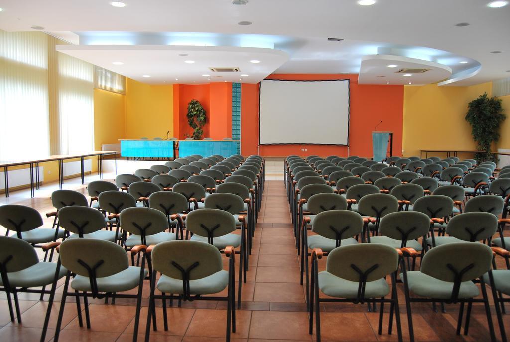 Hotel W Dobieszkowie Stryków Extérieur photo