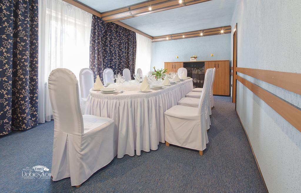 Hotel W Dobieszkowie Stryków Extérieur photo