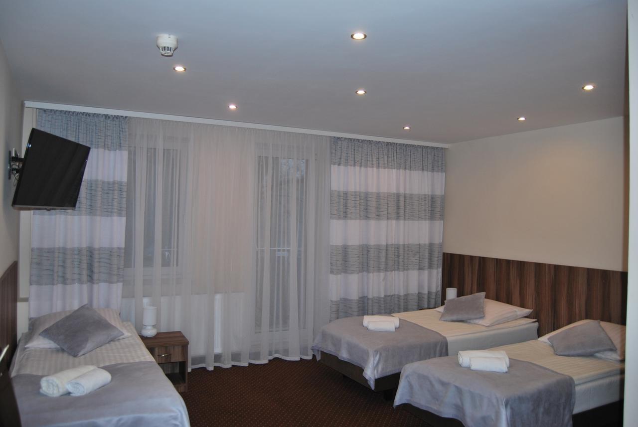 Hotel W Dobieszkowie Stryków Extérieur photo